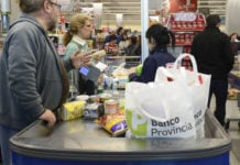 El consumo no se recupera: en abril las ventas en supermercados, shoppings y mayoristas volvieron a bajar