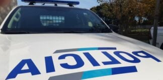 Dos detenidos en Lanús por la venta de computadoras del programa Conectar Igualdad policia-patrullero