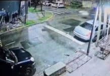 Un patrullero perseguía a delincuentes y atropelló a un grupo de jóvenes en Villa Martelli