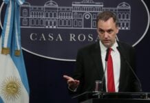 Adorni anunció la disolución de la Administración Federal de Ingresos Públicos