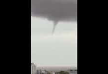 Un mini tornado frente a la costa de Vicente López tornado-mini-embudo-vicente-lopez