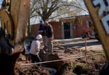 Campana superó las 4.000 conexiones cloacales domiciliarias en 2025 campana-obra-cloacas-las-acacias
