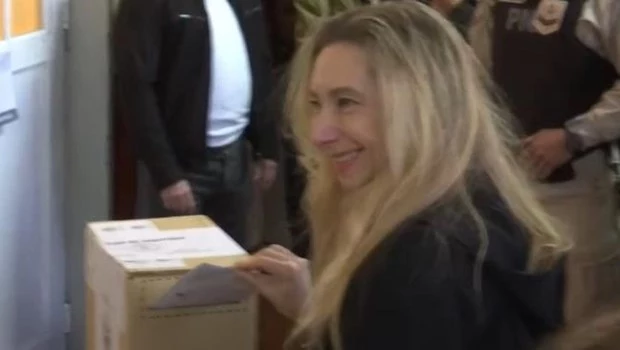 karina-voto