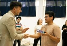 Ghi entregó anteojos a estudiantes de la UTN Haedo