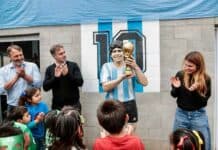 En el aniversario del nacimiento de Maradona, Achával acompañó a las familias del Club Lagomarsino