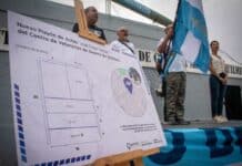 Mayra Mendoza acompañó al centro de veteranos de Quilmes en inauguración de playón de actos