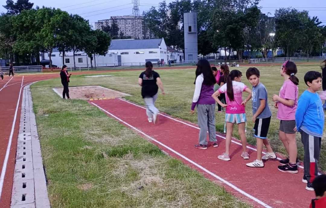 tigre-clinica-atletismo-nueva-pista-polideportivo-sarmiento tigre-clinica-atletismo-nueva-pista-polideportivo-sarmiento