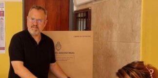 Valenzuela votó en Tres de Febrero: “Cada voto es una expresión de libertad y compromiso con el futuro”