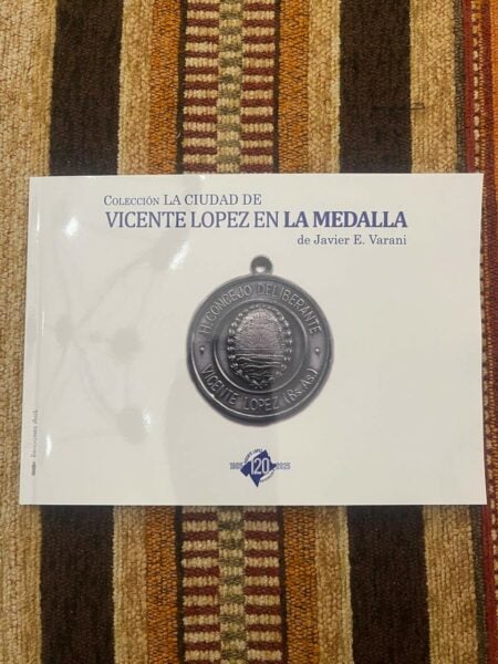 libros en la medalla