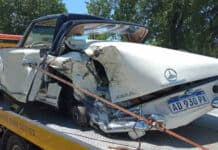 Un Mercedes-Benz de colección valuado en 180 mil dólares quedó destruido en Panamericana