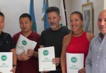 Menéndez se reunió con empresarios chinos