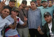Un candidato cercano a “El Cuervo” Larroque protagonizó un lanzamiento del PJ de San Miguel con parte de la barra de Racing