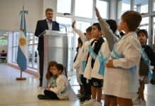 Más de 300 mil alumnos de inicial y Primaria comenzaron las clases: desde este año van a aprender sobre Inteligencia Artificial