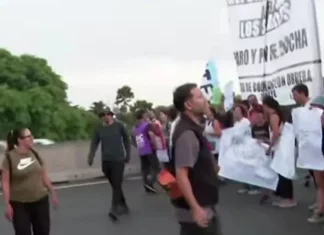 Trabajadores de Fate cortaron Panamericana en Virreyes y liberaron un carril InfoBAN