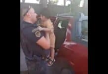 Dejaron a nene de 2 años en el auto para irse a comprar