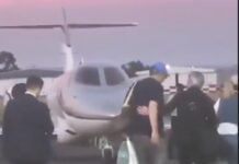 Un video muestra al jefe de Gabinete Manuel Adorni en el aeropuerto de San Fernando antes de viajar a Punta del Este en avión privado