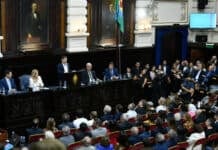 Axel Kicillof abrió sesiones con un fuerte mensaje contra Milei y denunció “asfixia financiera” a la Provincia