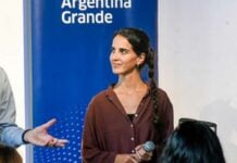 Candelaria Rueda: "El 'desempleo blue' duplica al oficial"